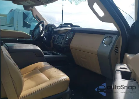 2013 Ford F-250 Lariat z USA, uszkodzony, nr VIN 1FT7W2BT3DEB08119